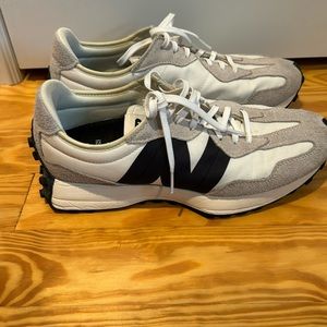 New Balance 327